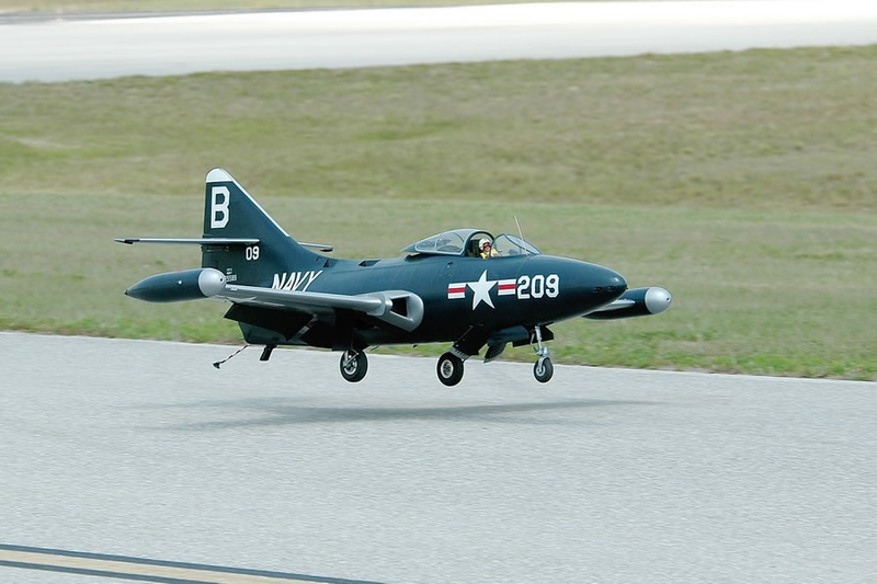 Illustration for article titled Top Gun 2008: Biggest RC Airplane Competition in the World